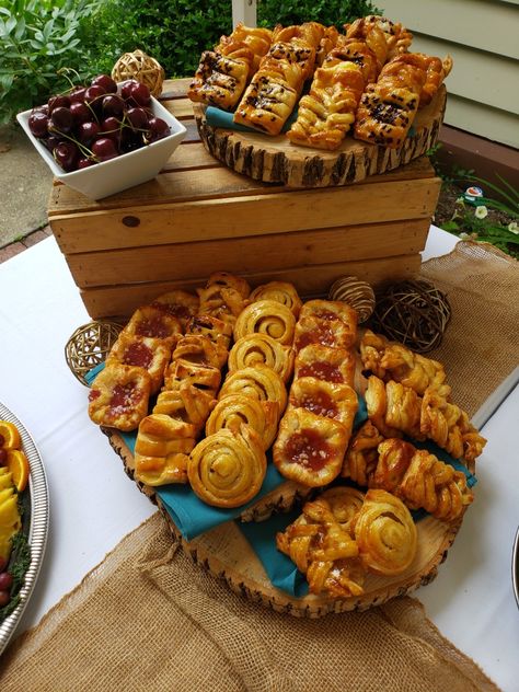 Danish & Pastry Platter Pastry Buffet Display, Assorted Pastries Platter, Pastry Display Party, Pastries Breakfast Platter, Breakfast Pastry Platter, Bakery Catering Ideas, Pastry Bar Ideas, Pastries With Parents Decorations, Breakfast Bar Party Ideas