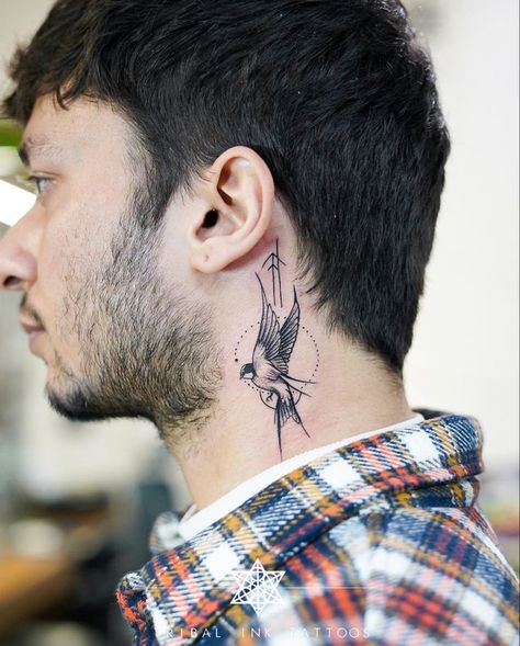 Tattoo Design Neck, Owl Neck Tattoo, Kintsugi Tattoo, Bird Tattoo Neck, Bird Tattoo Design, Tattoos Neck, Bird Tattoo Men, Best Neck Tattoos, Hand Tattoo Designs