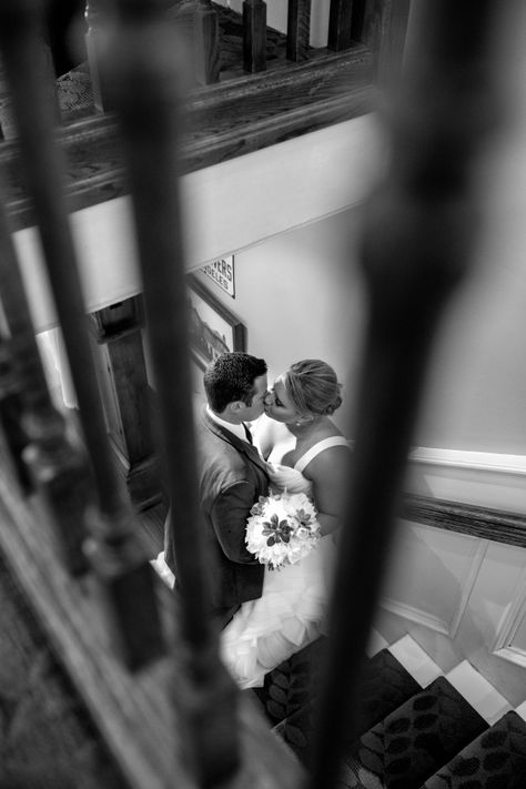 Wedding Photoshoot Stairs, Stairwell Wedding Pictures, Indoor Wedding Picture Ideas, Winter Wedding Photography Indoor, Stairway Wedding Photos, Wedding Photo Ideas Inside, Wedding Stairs Photography, Wedding Photos Staircase, Indoor Wedding Poses