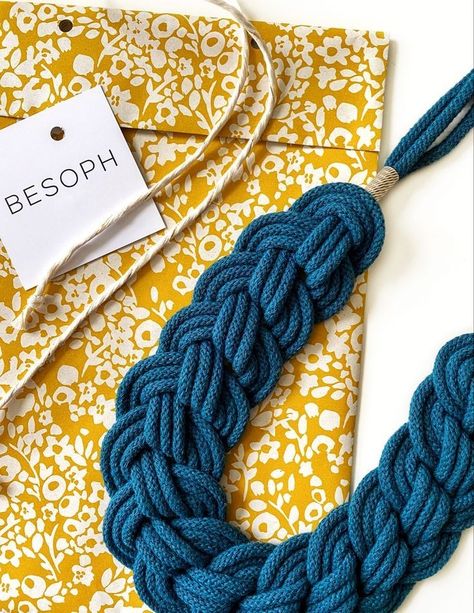 Rope Jewelry How To Make, Crochet Necklace With Beads, Seed Bead Crochet, Collar Macrame, Macrame Colar, Crochet Jewellery, Cotton Jewelry, Textile Necklace, Necklace Packaging