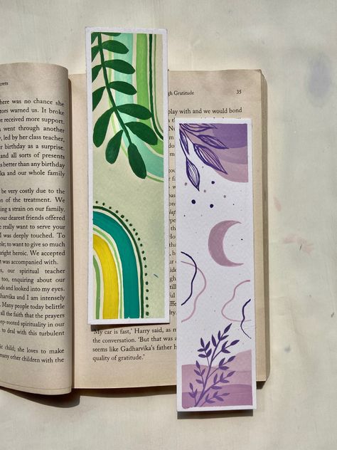 Boho Bookmark Painting, Diy Bookmark Painting, Easy Diy Bookmarks Simple, Cute Bookmark Painting Ideas, Boho Bookmarks Diy, Boho Art Bookmark, Bookmark Designs Drawing, Cute Bookmarks Diy Creative, Cute Bookmarks Diy Simple