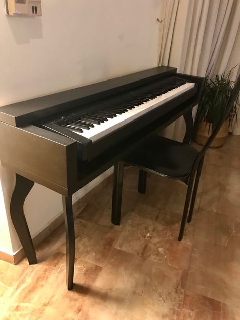 How to build a Keyboard Stand that looks like a piano - IKEA Hackers Electric Piano Stand Diy, Piano Ikea, Ikea Galant, Linnmon Table Top, Piano Table, Piano Stand, Piano Desk, Piano Decor, Hack Ikea