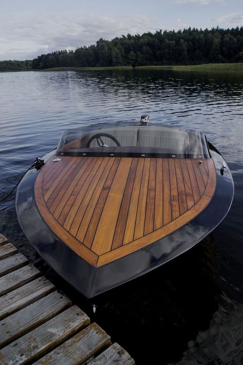 Mercedes Gle Coupe, Wooden Speed Boats, Mahogany Boat, Riva Boat, Runabout Boat, Wood Boat Plans, Plywood Boat Plans, Classic Wooden Boats, Wooden Boat Building