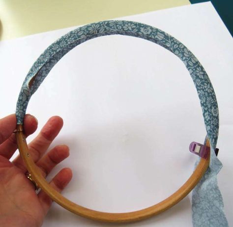 Wrapping Embroidery Hoop, Wrapped Embroidery Hoop, Embroidery Hoop Alternative, Embroidery Hoop Mobile, Embroidery Hoop Craft Ideas, Wrap Embroidery Hoop, Framing Embroidery Projects, Finishing Embroidery Hoop, Embroidery Display Ideas