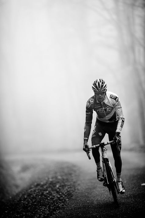 The Best Photos of the Year Cyclist Photography, Triathlon Inspiration, Cycling Inspiration, Giant Bikes, Cycling Pictures, Cycling Posters, Cycling Photography, Bicycle Mountain Bike, Bike Photography