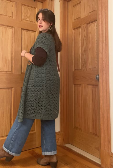 Indie Girl Style, Adulting Outfits, Salon Fits, Midsize Fits, Green Crochet Cardigan, Teaching Fits, Mom Fits, Oc Fashion, Style Roots