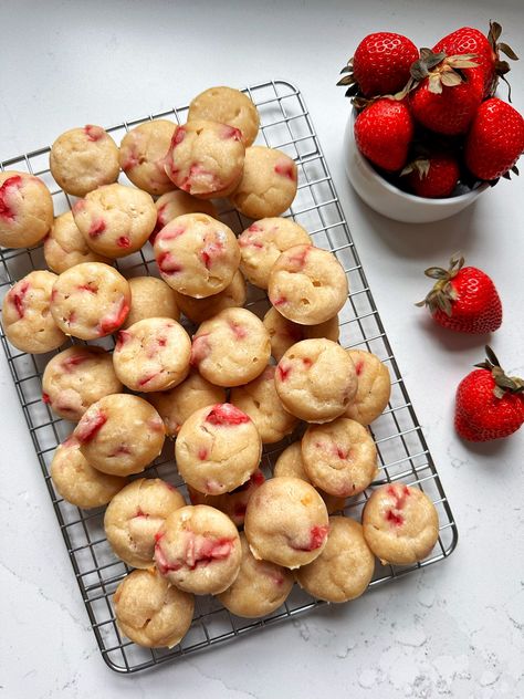 Strawberry Yogurt Mini Muffins (gluten-free) Easy Meal Prep Dessert, Mini Muffins Strawberry, Gluten Free Pancake Bites, Gluten Free Bites, Greek Yogurt Mini Muffins, Yogurt Muffins For Baby, Toddler Protein Muffins, Mini Muffin Recipes For Kids, Easy Baby Breakfast Ideas