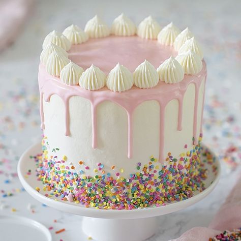 photo of a pink and white funfetti cake covered in sprinkles Tårta Design, Italian Buttercream, Moist Vanilla Cake, Preppy Kitchen, Torte Cupcake, Cake Printing, Funfetti Cake, Cute Birthday Cakes, Cake Cover