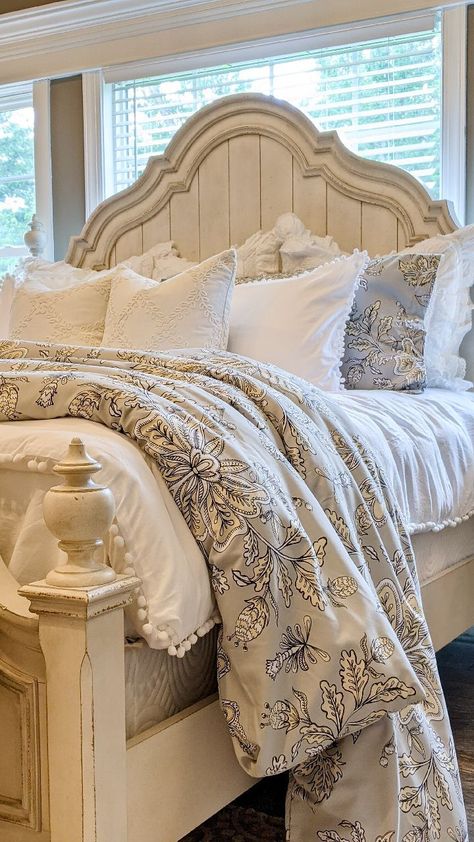 Cozy Farmhouse Bedroom, Linen Comforter, New Bedding, California King Bedding, Fine Living, Comfortable Bedroom, Master Bedding, Getting Out Of Bed, King Comforter