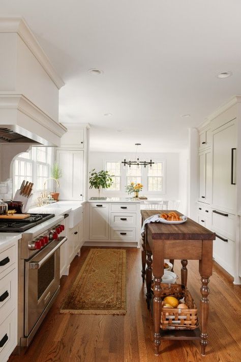 American Traditional Kitchen, Mid Century Traditional Kitchen, Organic Traditional Kitchen, Relaxed Traditional Style, Center Hall Colonial Kitchen Remodel, American Traditional Home Decor, 70s Remodel, Traditional Home Kitchen, Traditional Home Interiors