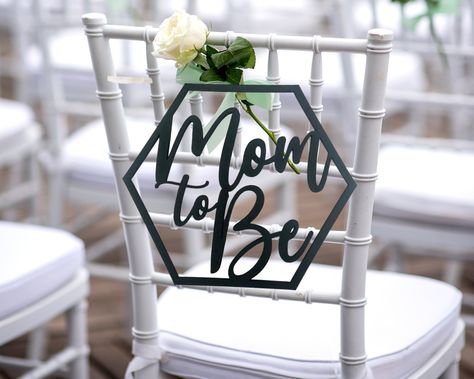 Mom To Be Chair, Baby Sprinkle Decorations, Signs For Mom, Dad To Be, New Mommy, Backdrop Photography, Back Painting, Shower Themes, Baby Shower Decor