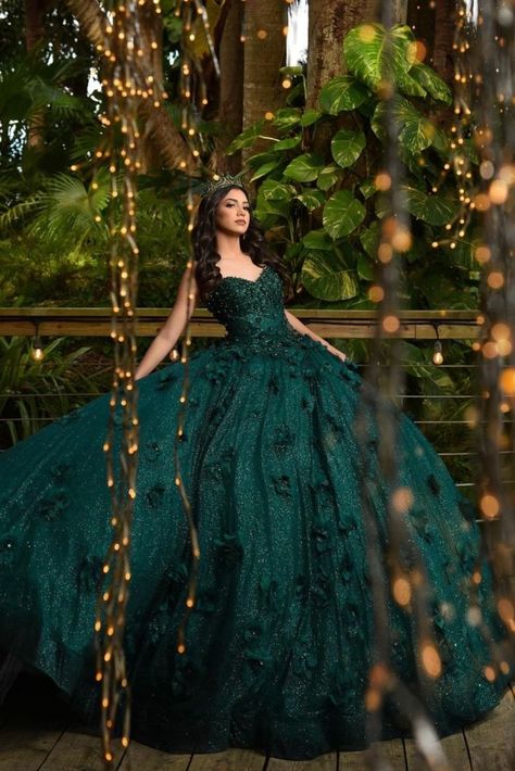 emerald green sequin quince dress Quinceanera Dresses Green, Emerald Green Quinceanera Dresses, Navy Blue Quinceanera Dresses, Green Quince Dress, Robes Quinceanera, Green Quinceanera Dresses, Quinceanera Dresses Gold, Quinceanera Themes Dresses, Mexican Quinceanera Dresses