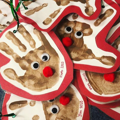 Joululahjat Diy, Baby Christmas Crafts, Handprint Ornaments, Christmas Crafts For Toddlers, Preschool Christmas Crafts, Christmas Gifts For Parents, Christmas Crafts For Kids To Make, Toddler Arts And Crafts, Christmas Kindergarten