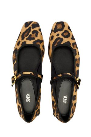 Leopard Ballet Flats Outfit, Leopard Print Shoes Flats, Flat Shoes Outfit, Leopard Ballet Flats, Ballet Flats Outfit, Zara Sneakers, Retro Trainers, Trendy Flats, Mary Jane Ballet Flats