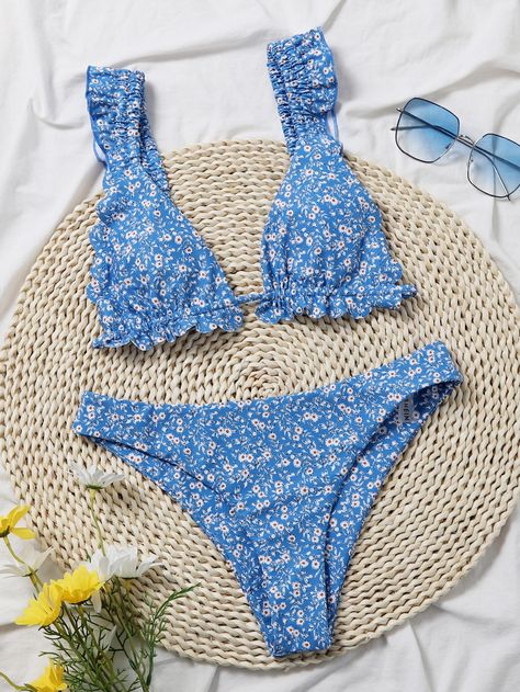 Ditsy Floral Ruffle Trim Triangle Bikini Swimsuit | SHEIN USA Swimsuit Shein, Beachwear Swimwear, Swimsuit Women, Scallop Trim, Cute Bathing Suits, Swimwear Sets, Cute Swimsuits, Mein Style, Beachwear For Women