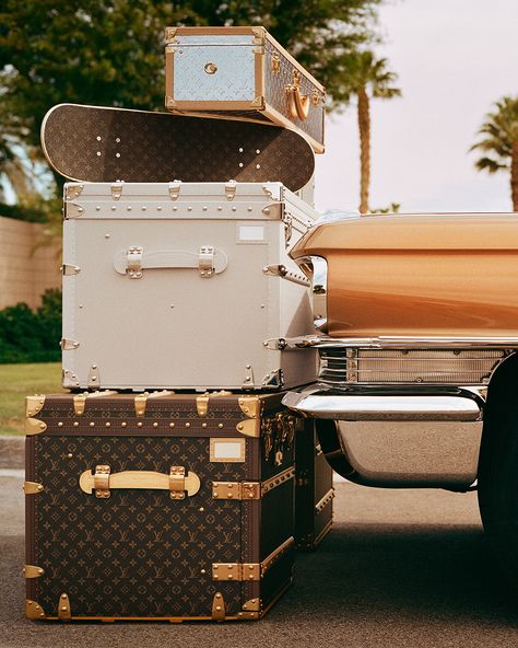 Louis Vuitton Art, Louis Vuttion, Creative Inventions, Louis Vuitton Trunk, Fashion Ads, Summer Campaign, Lifestyle Accessories, Palm Springs California, Glam Room