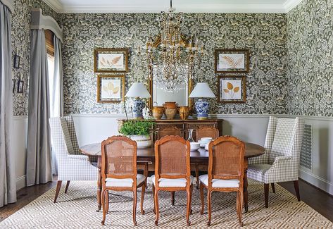 Designer Q&A: Ashley Gilbreath - Southern Home Magazine Wall Papered Dining Room Ideas, Studio Mc Gee Dining Room, Traditional Dining Room Wallpaper, Dining Room Timeless, Carmel Homes, Southern Dining Room, Cottage Style Dining Room, Ashley Gilbreath Interiors, Mixed Dining Chairs