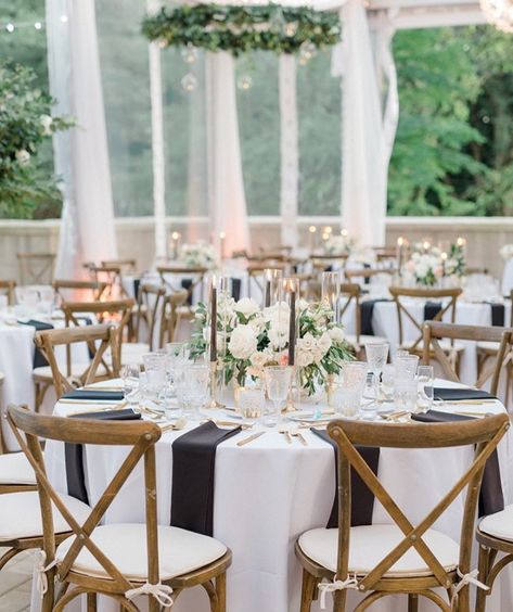 Curtis Arboretum on Instagram: “An elegant take on outdoor dining ✨ photo @amberdawnphotography florals @twistedwillowflowers” Chargers Plates Table Setting, Wedding Table Settings Blue, Outdoor Wedding Seating, Wedding Dinner Table Setting, Wedding Reception Tables Layout, Reception Venue Decorations, Reception Place Settings, Wedding Table Layouts, Charger Plates Wedding