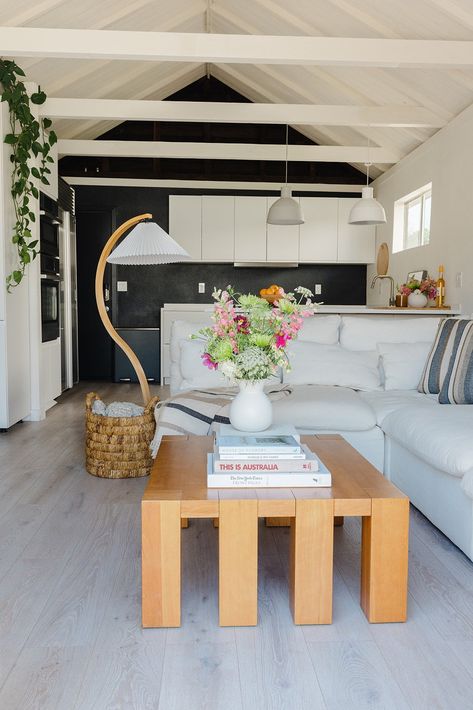 Living Room in Guest House by Yvonne Design Studio on 1stDibs Venice Bungalow, Dog Cottage, Surf Cottage, Venice Beach House, House Bungalow, Mediterranean Living Room, Spanish Interior, Books And Art, African House