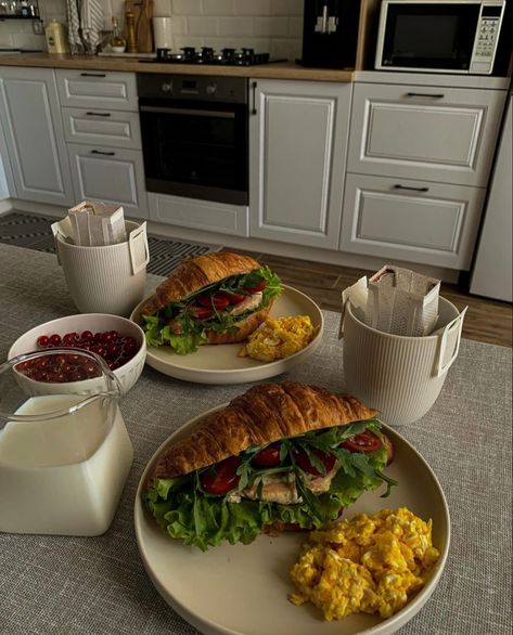 #aesthetic #croissants Croissant For Breakfast, Breakfast Sandwich Aesthetic, Aesthetic Croissants, Sandwich Aesthetic, Croissant Aesthetic, Healthy Food Menu, Healthy Food Dishes, Food Therapy, Healthy Lifestyle Food