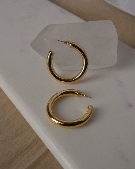 PAVOI 14K Gold Colored Lightweight Chunky Open Hoops | Gold Hoop Earrings for Women Hoop Earrings Aesthetic, Chunky Gold Hoop Earrings, Hoops Gold, Hoop Earring Sets, Jewelry Essentials, Classy Jewelry, Jewelry Lookbook, Fashion Jewelry Earrings, Girly Jewelry