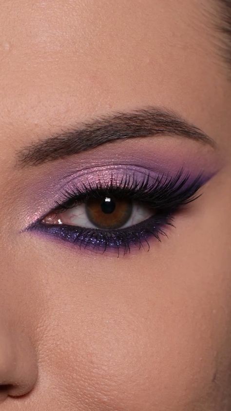 This sparkly & smokey purple makeup will steal your hearts! | cosmetics | This sparkly & smokey purple makeup will steal your hearts! | By Makeup Gallery Pink Purple Smokey Eye, Soft Purple Smokey Eye Makeup, Makeup Prom Purple, Deep Purple Smokey Eye, Pink And Purple Smokey Eye, Makeup Looks For Dark Purple Dress, Cheer Makeup Competitive Purple, Purple Edgy Makeup, Purple Glitter Smokey Eye