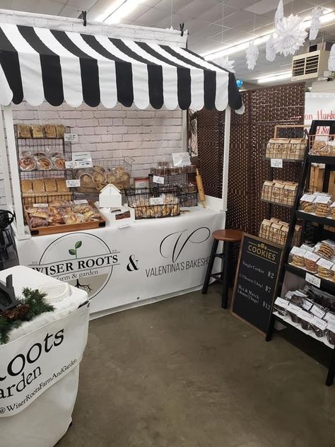 Farmers Market Bakery Display, Farmers Market Table Display, Bake Sale Displays, Bakery Stand, Market Setup, Market Stall Display, Farmers Market Stand, Farmers Market Booth, Farmers Market Display