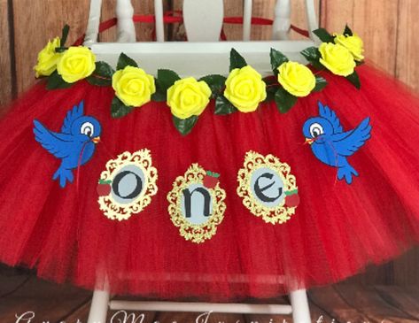 Snow White Birthday Party 1 Year, Snow White One Year Birthday, Snow White 1st Birthday Party Ideas, Fairest One Of Them All Birthday, Fairest One Of All Birthday, Snow White Centerpiece Ideas, Snow White 1st Birthday Party, Snow White First Birthday Party, Snow White First Birthday