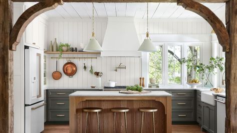 Joanna Gaines shows us how to embrace the green kitchen trend | Real Homes Gaines Kitchen, Joanna Gaines Kitchen, Green Kitchen Cabinets, Wood Kitchen Island, Green Cabinets, Hus Inspiration, Stunning Kitchens, Kitchen Trends, Cottage Kitchen