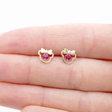 Kid Earrings, Small Diamond Stud Earrings, Gold Earrings For Kids, Small Earrings Gold, Pearl Earrings Designs, Antique Gold Earrings, Gold Earrings Models, Gold Jewelry Simple Necklace, Simple Stud Earrings