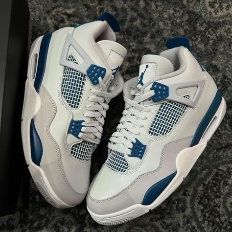 Jordan 4s Blue, Jordan 4 Retro Blue, Jordan Fours, Jordan 4 Blue, Itzy Clothes, Jordan 4 Military Blue, Military Blue 4s, Chunky Dad Sneakers, Nike Shoes Women Fashion