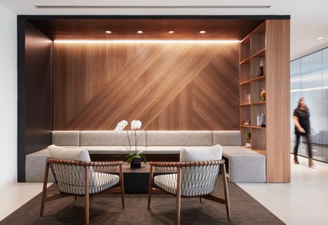 Levy Family Partners Offices – Chicago Office Lounge Design, Office Lounge Area, Asma Kat, Lounge Interiors, Cool Office Space, Corporate Office Design, Chicago Design, Office Lounge, Modern Office Design