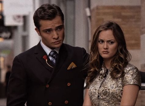 Blair Waldorf And Chuck, Blair Gossip Girl, Chuck Y Blair, Blair And Chuck, Gossip Girl Episodes, Blair And Serena, Stile Blair Waldorf, Gossip Girl Blair, Chuck Blair