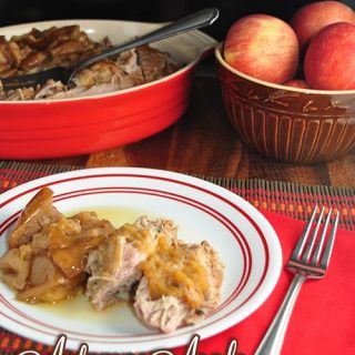 Autumn Apple Pork Roast - Recipes That Crock! Apple Pork Roast, Pork Roast With Apples, Roast Crockpot, Fall Slow Cooker Recipes, Slow Cooker Recipes Pork, Apple Pork, Crockpot Ideas, Liquid Sugar, Gooseberry Patch