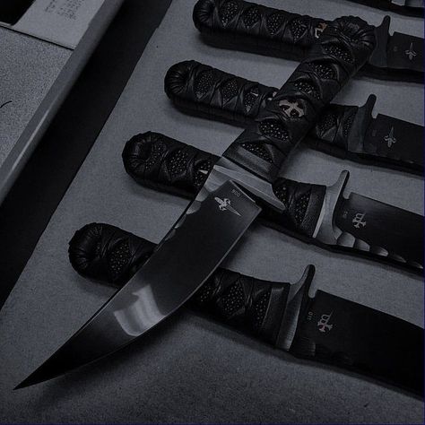 Female Hunter Aesthetic, Knife Aesthetic, Pretty Knives, Cool Swords, Knife Collection, Cool Knives, Character Aesthetic, The Villain, On The Floor