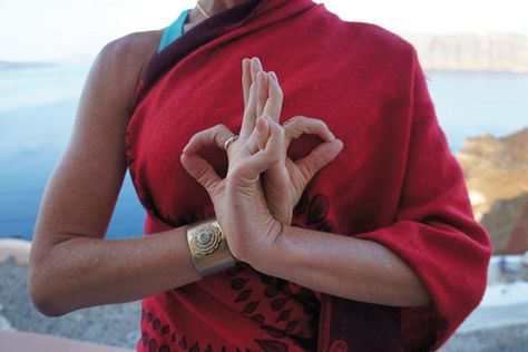 3 Heart-Opening Hand Mudras | Spirituality & Health Yoga Calming, Hand Mudras, Yoga Hands, Yoga Photography, Pranayama, Mind Body Soul, Yoga Life, Tai Chi, Guided Meditation