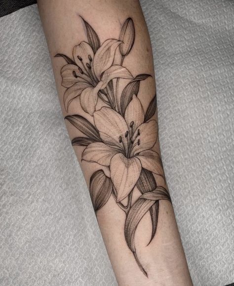 Lily Tattoos For Women Forearm, Lilly Arm Tattoo, Giglio Tattoo, Lily Tattoo Sleeve, Lilly Tattoo, Tiger Lily Tattoos, Flor Tattoo, Lillies Tattoo, Tattoos Pretty