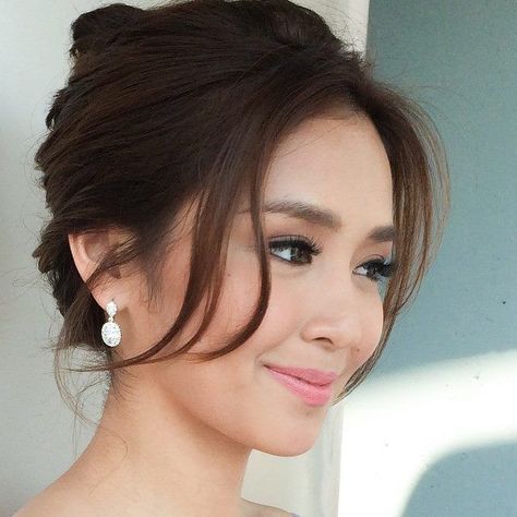 Asian Hair Updo, Filipino Makeup, Asian Wedding Hair, Bride Makeup Natural, Chinese Banquet, Sanggul Modern, High Updo, Asian Bridal Makeup, Daniel Padilla