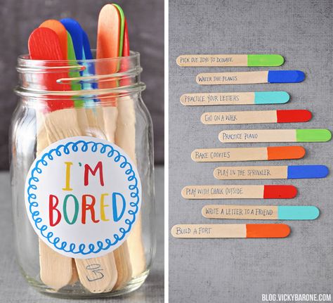 "I'm Bored" Kids Summer Activity Jar + A Free Printable | Vicky Barone Bored Kids Summer, I'm Bored Jar, Activity Jar, Uppfostra Barn, Kids Routine Chart, Maluchy Montessori, Bored Jar, Bored Kids, Kids Schedule