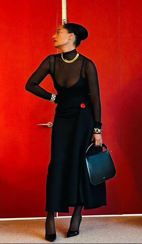 Angela Rye Style, All Black Looks Woman Style, Tracee Ellis Ross Style Girlfriends, Tracee Ellis Ross Aesthetic, Traci Ellis Ross Style Outfits, Issa Rae Outfits, Tracie Ellis Ross Style Outfits, Trace Ellis Ross Style, Tracee Ellis Ross Style Outfits