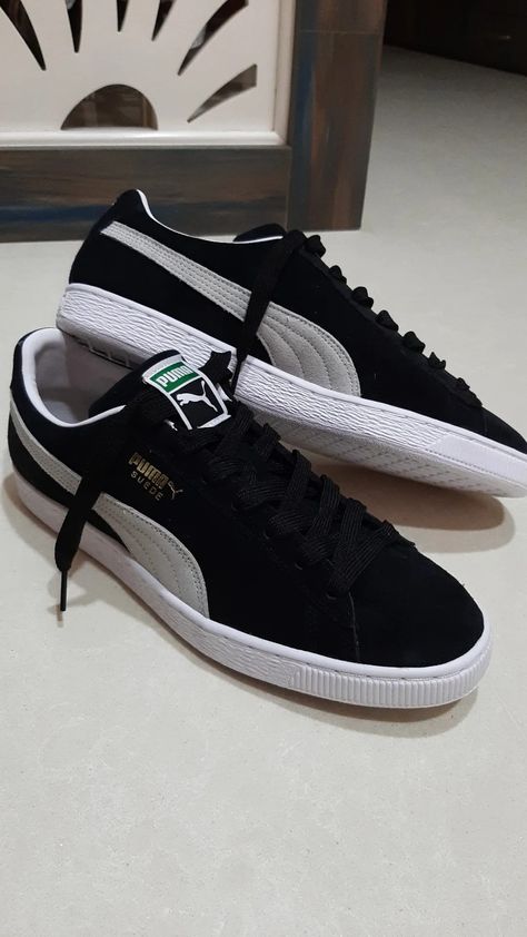 Black shoes, puma, suede, india, classic shoes, legacy shoes, '68, tommie smith, puma crack, puma suede, puma clyde Puma Suede Classic Outfit Men, Puma Classic Suede Outfit, Puma Suede Outfit Woman, Puma Suede Outfit Mens, Puma Samba, Black And White Outfit For Men, Puma Suede Outfit, Puma Sneakers For Men, Puma Suede Black