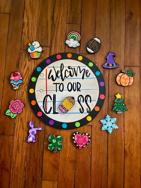 Welcome To Our Class, Classroom Door Signs, Teacher Door Signs, Teacher Door Hangers, Appreciation Gifts Diy, Class Door, Teacher Appreciation Gifts Diy, Teacher Craft, Teacher Doors