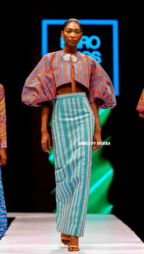 Nigerian Fashion Designers, Nigerian Outfits, Afrocentric Fashion, Simplicity Fashion, Head Scarf Styles, African Fashion Ankara, African Fashion Women Clothing, African Fashion Women, African Clothing Styles