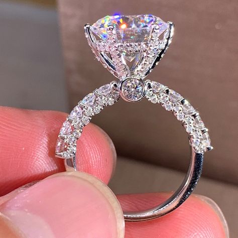 خواتم خطوبة, Wedding Party Accessories, Cubic Zirconia Engagement Rings, Gold Color Ring, Elegant Bride, Dream Engagement Rings, Men's Jewelry Rings, Engagement Anniversary, Jewelry Wedding