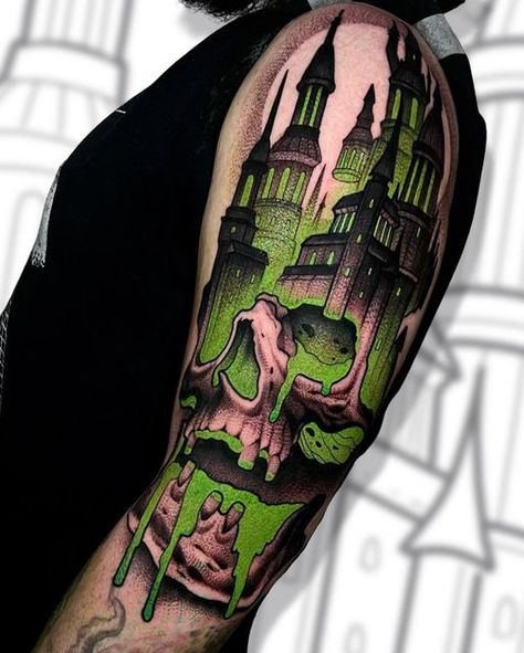 MΛЯKӨ_ƬΛƬƬӨӨ on Instagram: "Enjoyed the shit out of this one! Thank you Andrew mate!! Done at @handofhopetattoo" Horror Tattoo Color, Mind Flayer Tattoo, Neo Trad Sleeve, Neotraditional Sleeve, Colorful Tattoo Ideas, Neotraditional Tattoo Design, Traditional Tattoo Painting, Neo Traditional Tattoo Design, Colored Tattoos