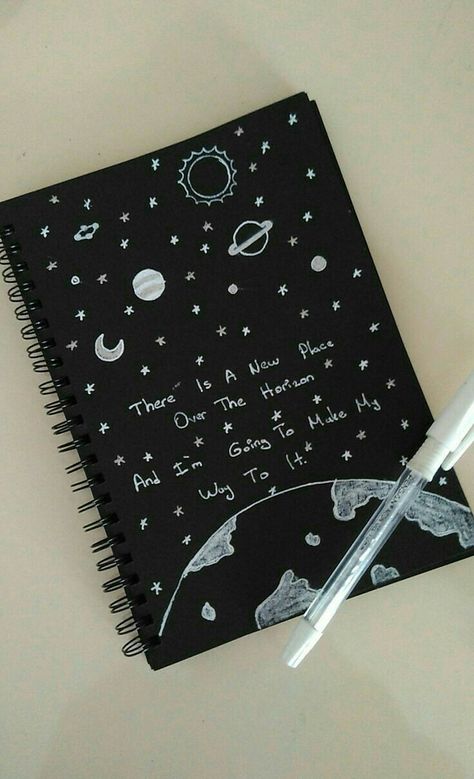 Black Journal Aesthetic, Boyfriend Scrapbook, Diy Photo Book, Personalised Gifts Diy, Bff Gifts Diy, Kartu Valentine, Black Paper Drawing, Birthday Gifts For Boyfriend Diy, Diy Journal Books