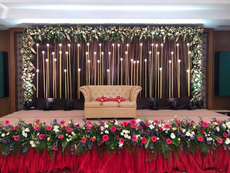 Simple Wedding Stage Decoration At Home ||Marriage Wedding Stage Decoration Mandap Design For Night Wedding, Simple Sangeet Backdrop, Sangeeth Stage Decoration Simple, Sangeet Stage Indoor, Reception Stage Decoration Indoor, Minimal Wedding Stage Decor, Flower Decoration For Reception Stage, Simple Sangeet Decoration Stage Indoor, Sangeet Stage Decor Indoor