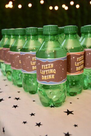 Fizzy Lifting Drink Willy Wonka, Willy Wonka Party Favors, Willy Wonka Christmas Tree, Willy Wonka Party Decorations Diy, Wonka Birthday Party Ideas, Wonka Week, Willy Wonka Halloween, Wonka Birthday Party, Soda Packaging