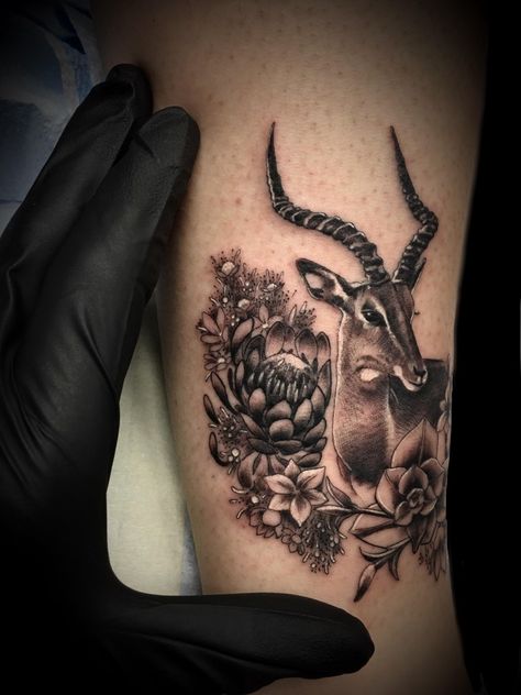 Succulents Tattoo, Springbok Jersey, South African Heritage, Africa Tattoo, Natur Tattoo Arm, Succulent Tattoo, Africa Tattoos, Tattoo Roses, Nature Tattoo Sleeve