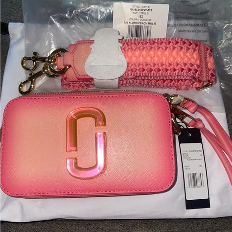 Brand New Original Complete Inclusion Authentic Original Mark Jacob’s Bag, Purses For School, Pink Purse Outfit, Snapshot Marc Jacobs, Marc Jacobs Tote Bag, Snapshot Bag, Marc Jacobs Snapshot Bag, Marc Jacobs Crossbody Bag, Purse Ideas